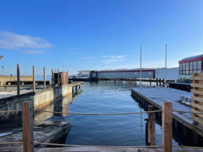 Woodyear House - Cowes - Sleeps 8 - 4 Bed - Dog Friendly - Waterfront